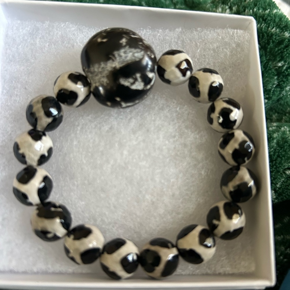Chic Dalmatian Jasper Beaded Bracelet